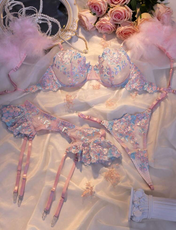 Milana Lace Set
